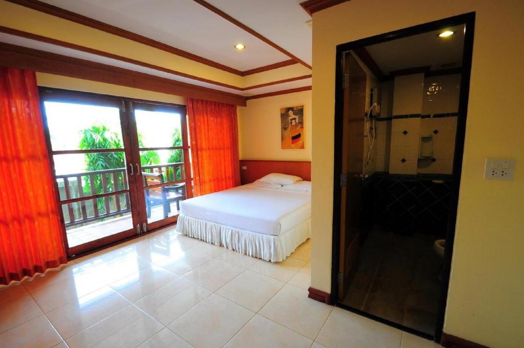Deluxe Room 1 Queen Bed Non Smoking